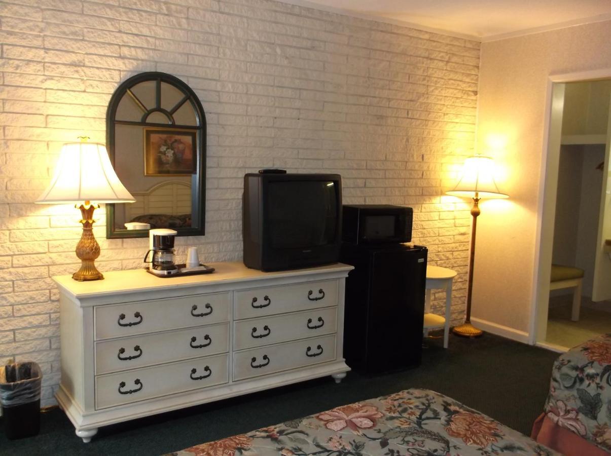 Azalea Inn & Suites Município de Município de Wilmington Quarto foto